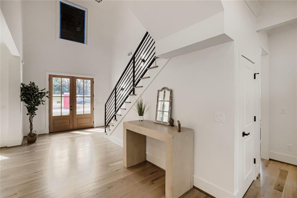 932 Cooper Road Property Photo 4