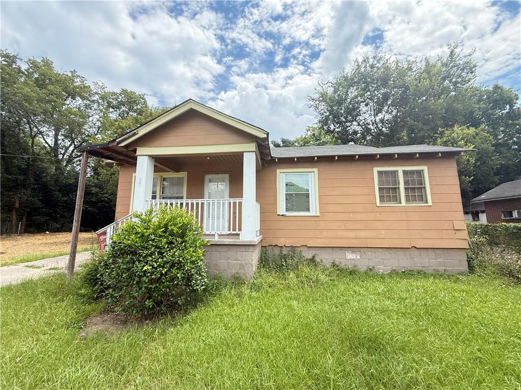 1562 Burton Avenue Property Photo 1