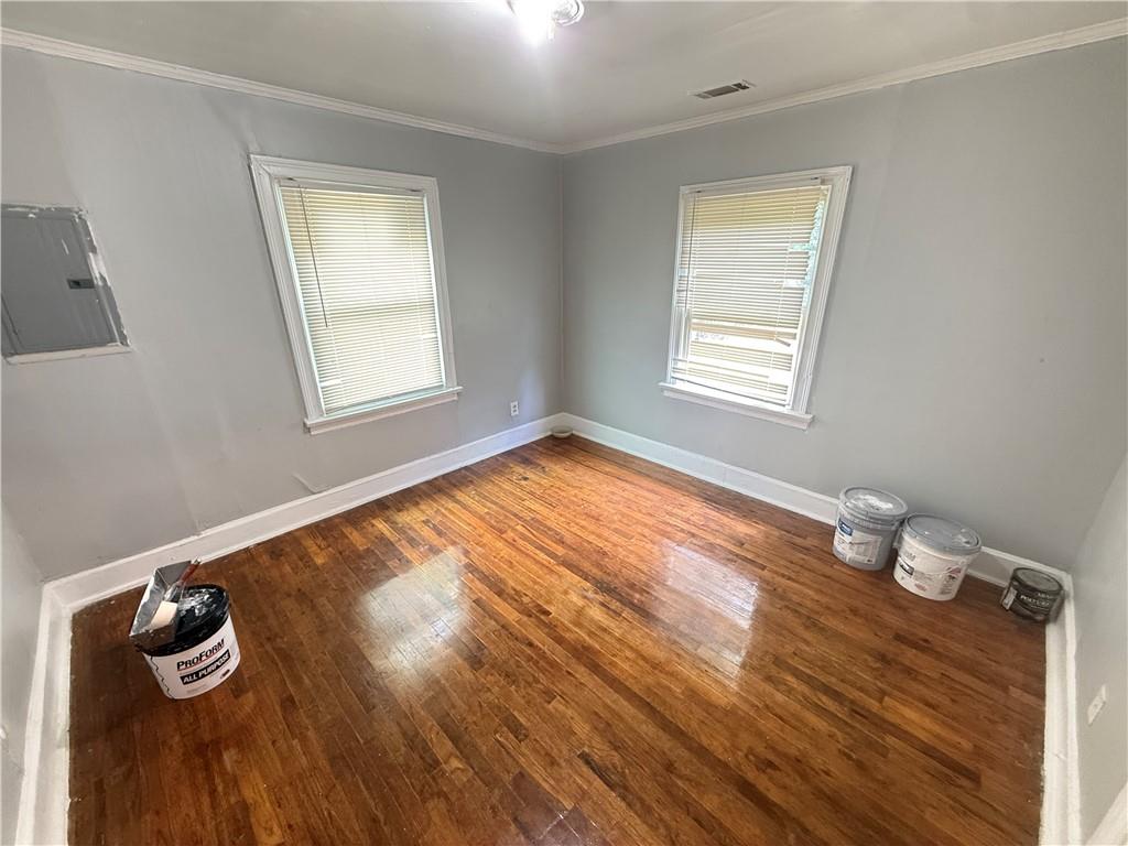 1562 Burton Avenue Property Photo 5