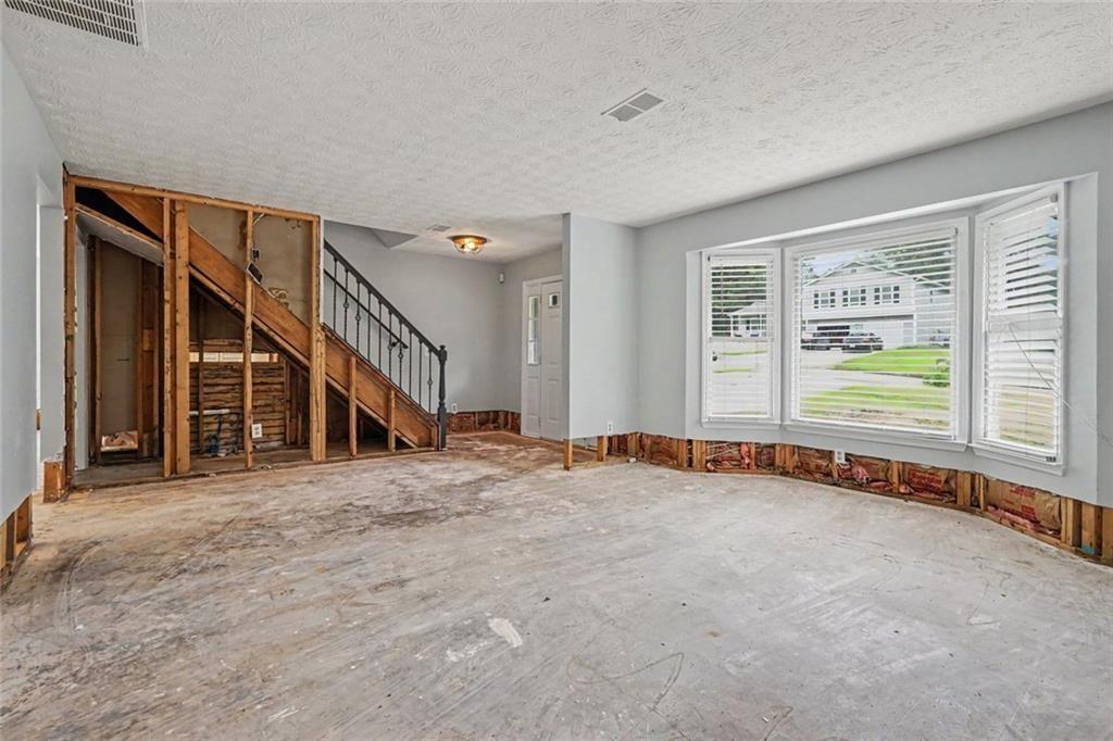 5458 Winslow Crossing N Property Photo 4