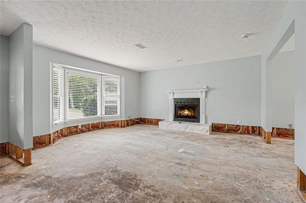 5458 Winslow Crossing N Property Photo 6