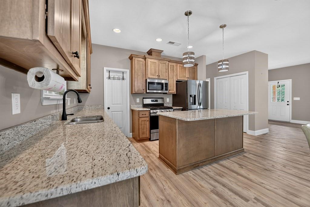 607 Satsuma Court S Property Photo 11