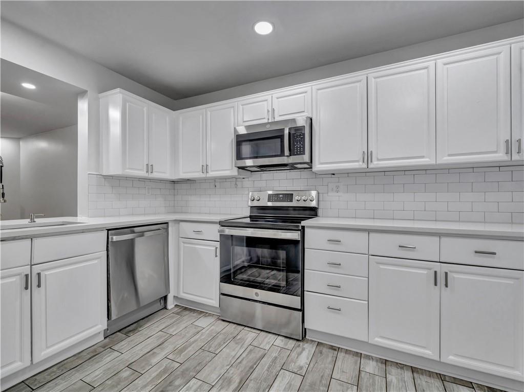 3018 Steeplechase Property Photo 1