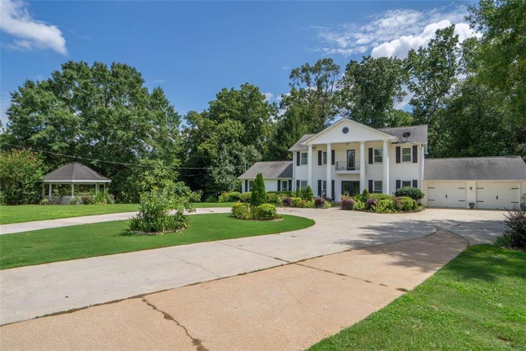 2811 Ike Stone Road Property Photo 6