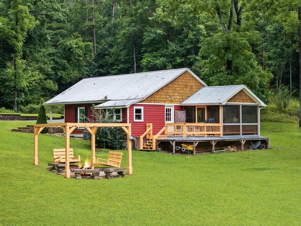 30 Seabolt Property Photo 1