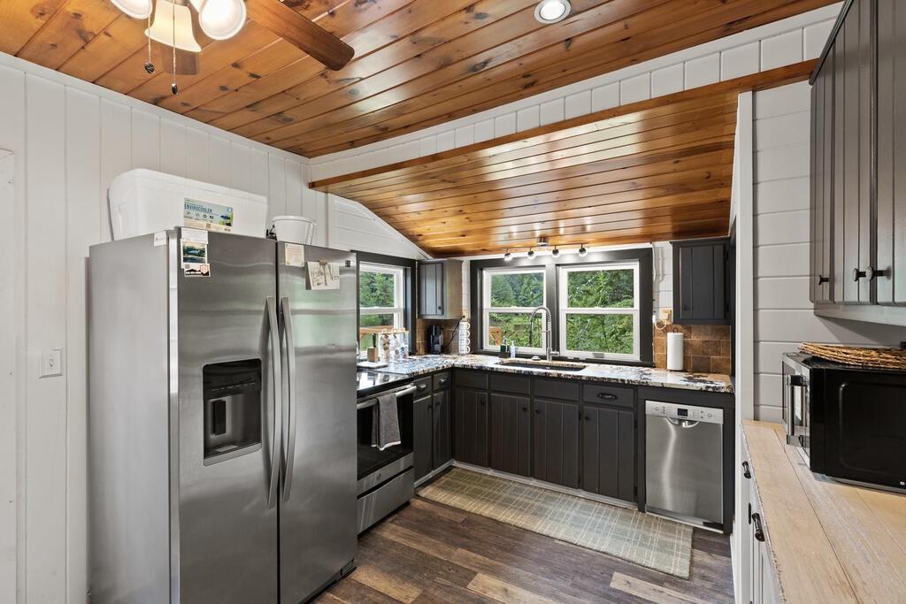 30 Seabolt Property Photo 23