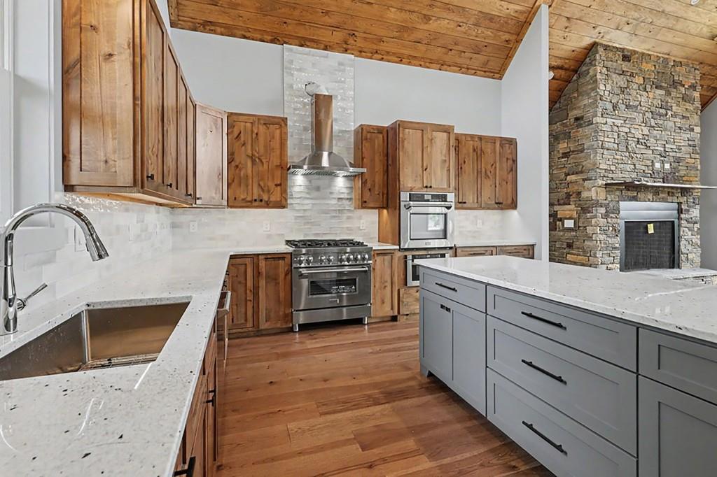 383 Rustic Barn Trail Property Photo 10