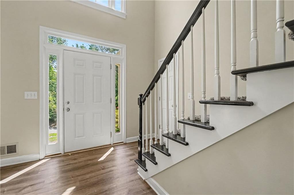 213 Powers Court Property Photo 4