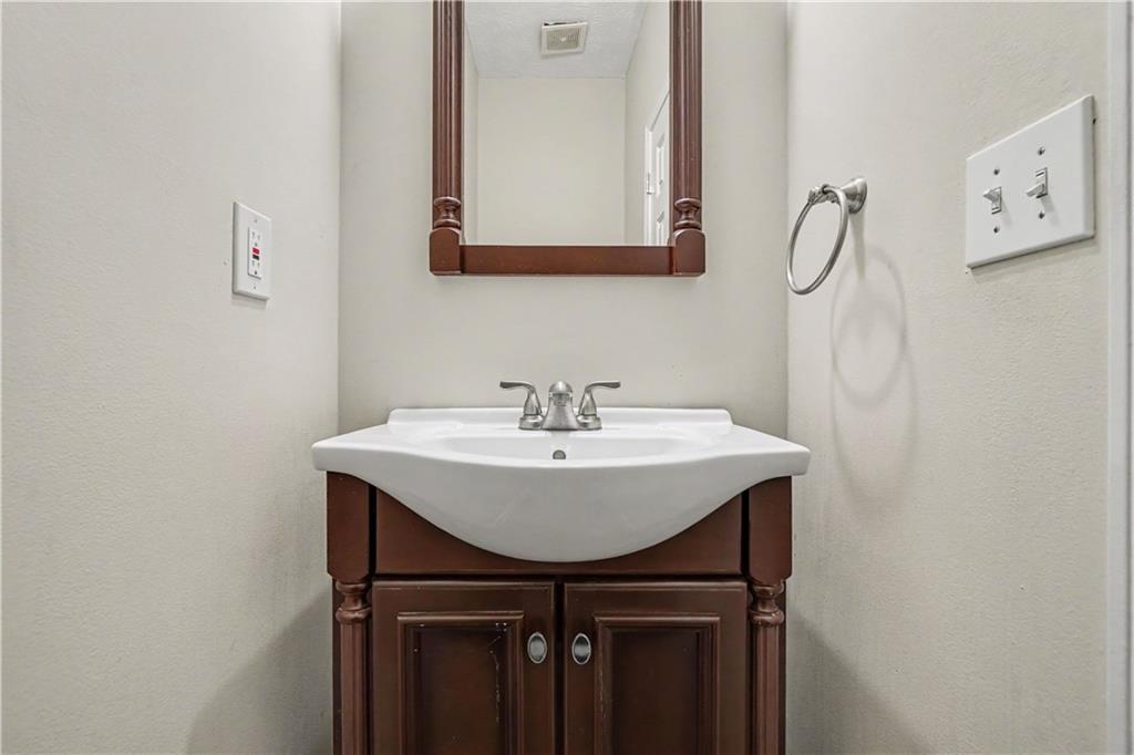 213 Powers Court Property Photo 14