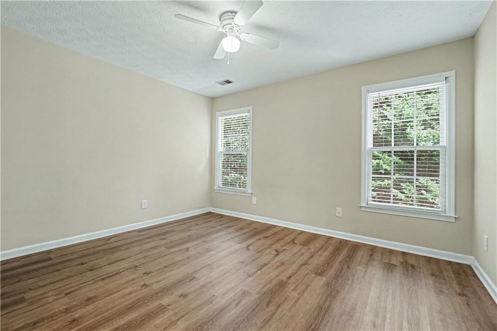 213 Powers Court Property Photo 20