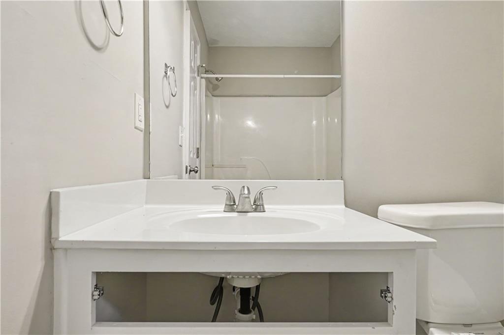 213 Powers Court Property Photo 23