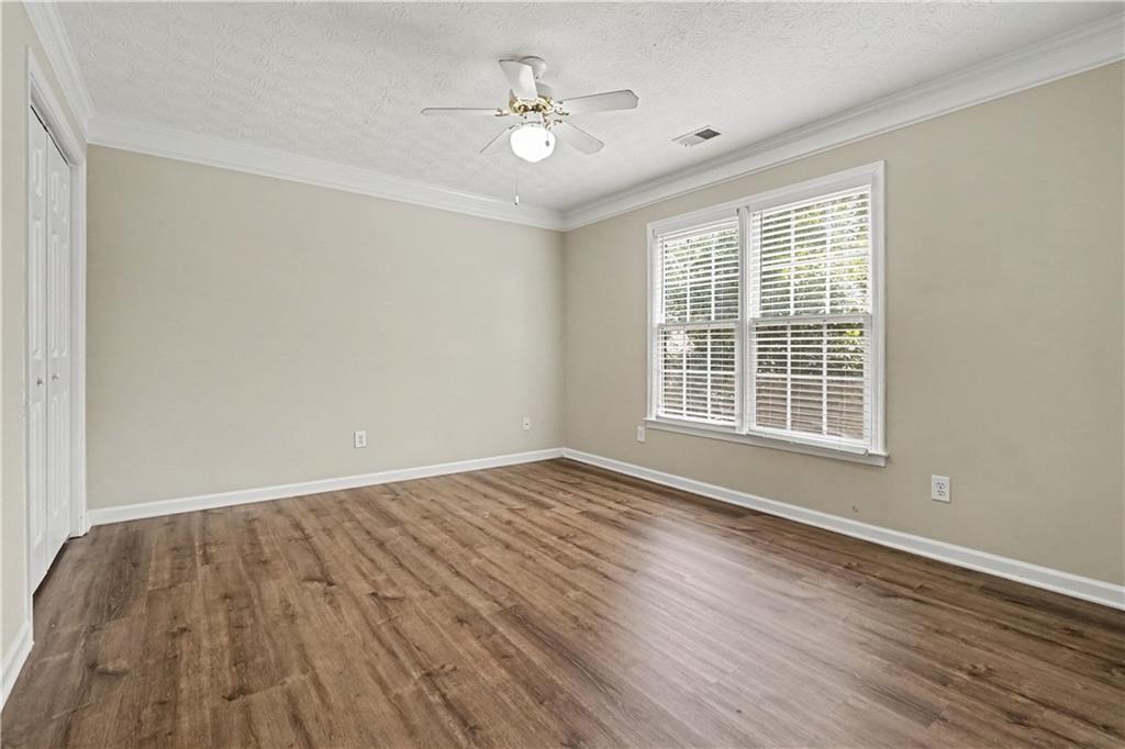 213 Powers Court Property Photo 24