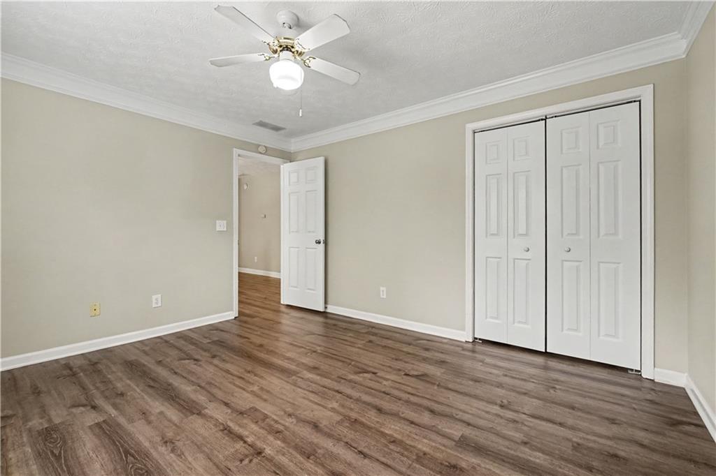 213 Powers Court Property Photo 25
