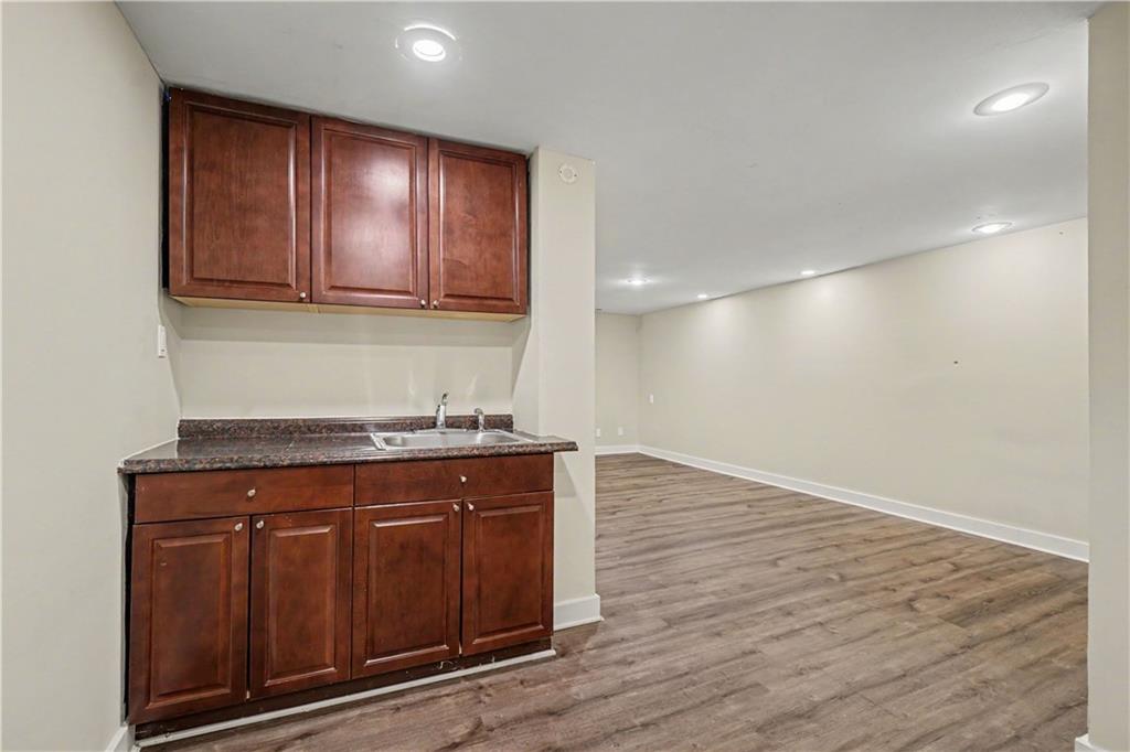 213 Powers Court Property Photo 30