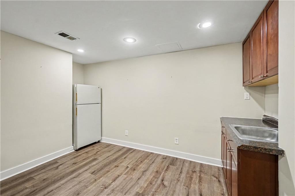 213 Powers Court Property Photo 31