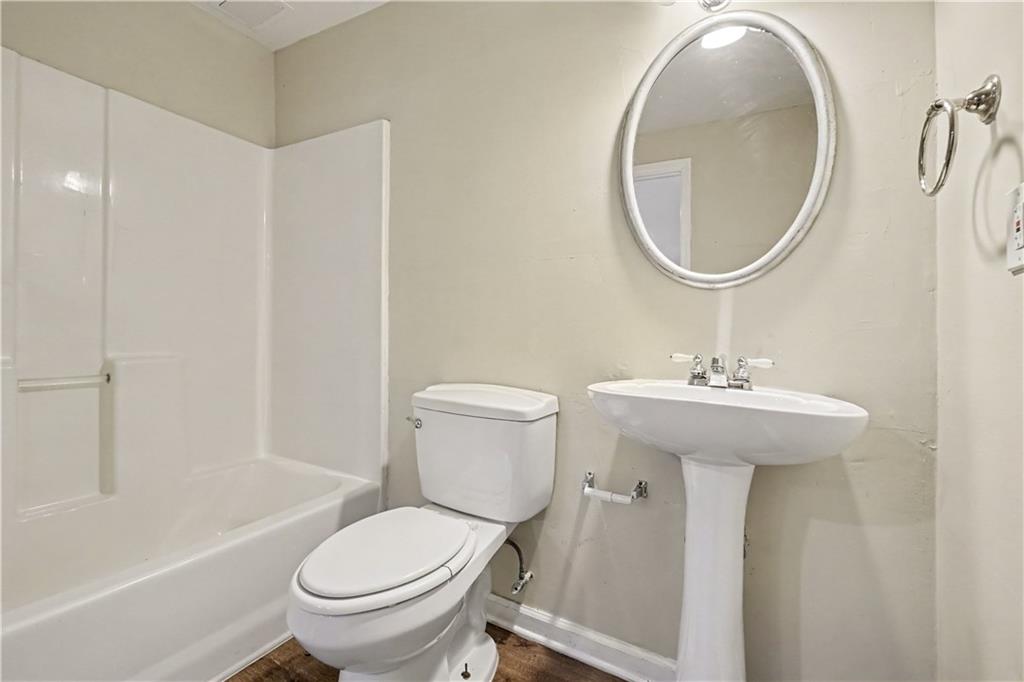 213 Powers Court Property Photo 32