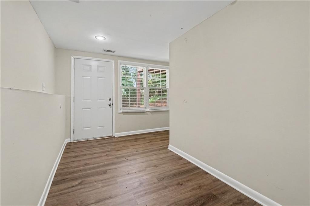 213 Powers Court Property Photo 33