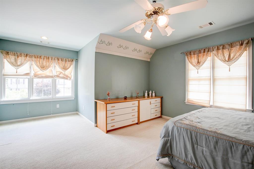 3305 Greencastle Ne Property Photo 19