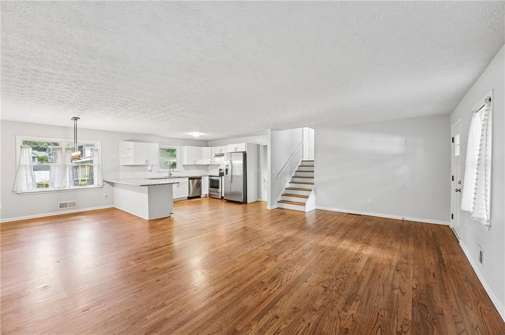 585 Westchester Circle Sw Property Photo 12