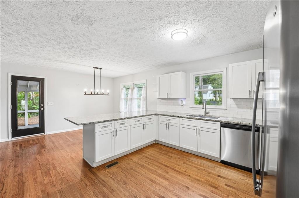 585 Westchester Circle Sw Property Photo 22