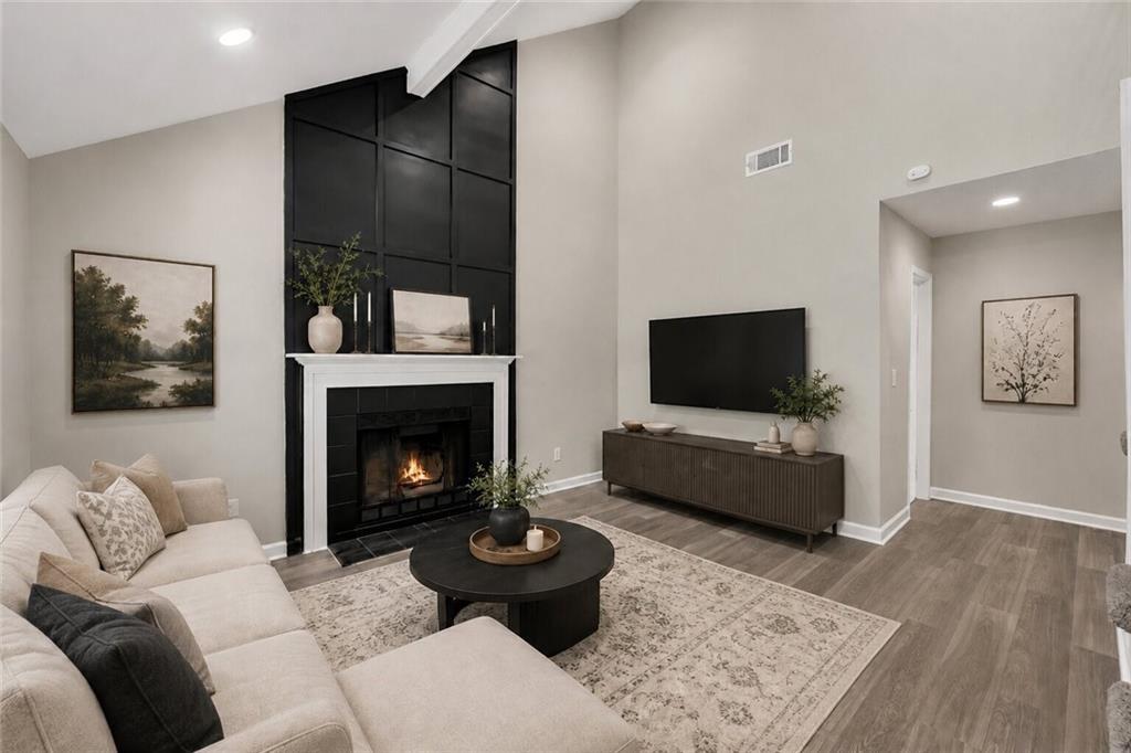 1044 Autumn Crest Court Property Photo 5