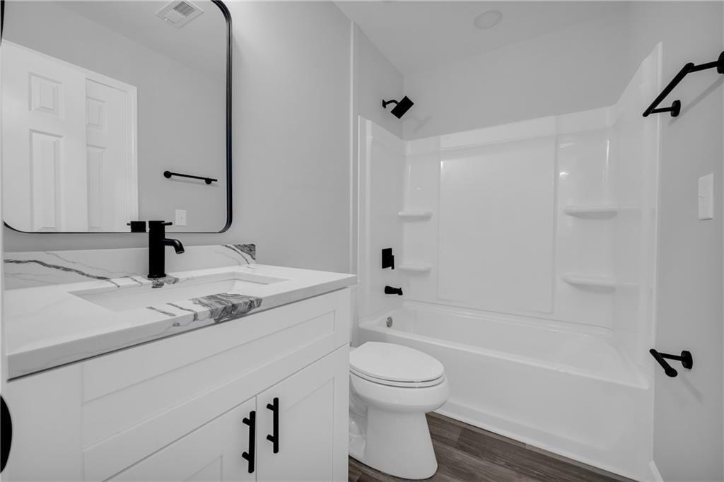 1044 Autumn Crest Court Property Photo 13