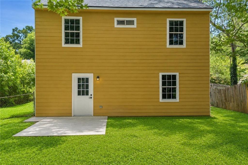 1044 Autumn Crest Court Property Photo 18
