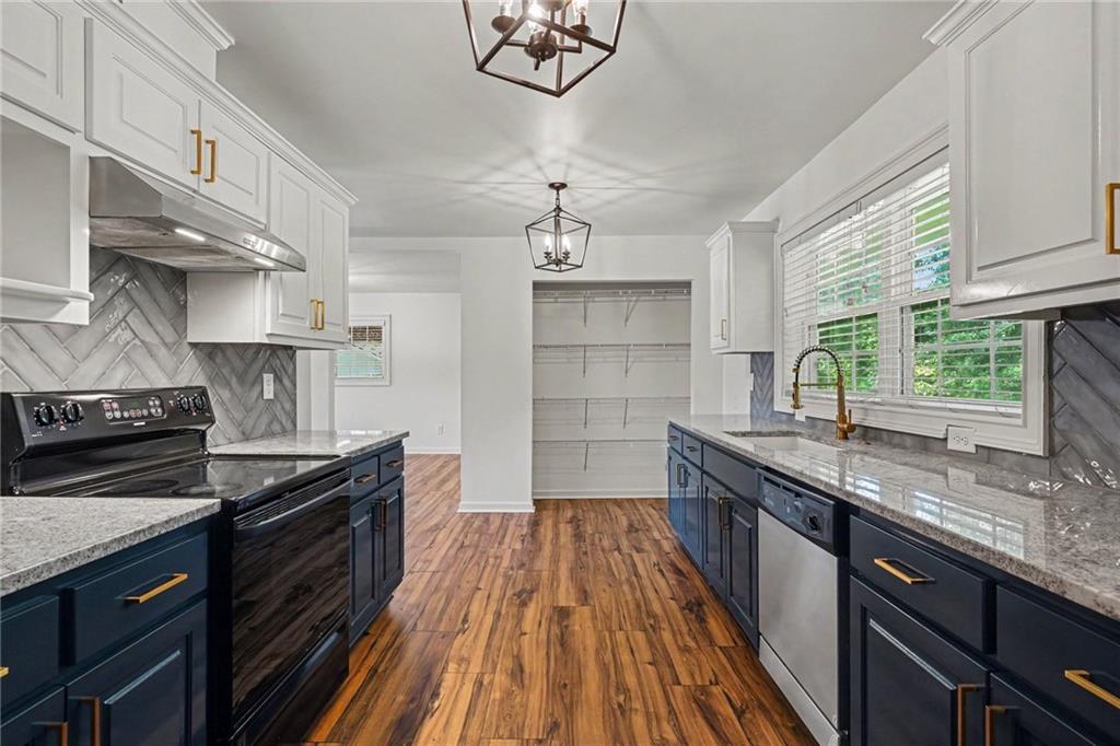 312 W Downing Court Property Photo 4