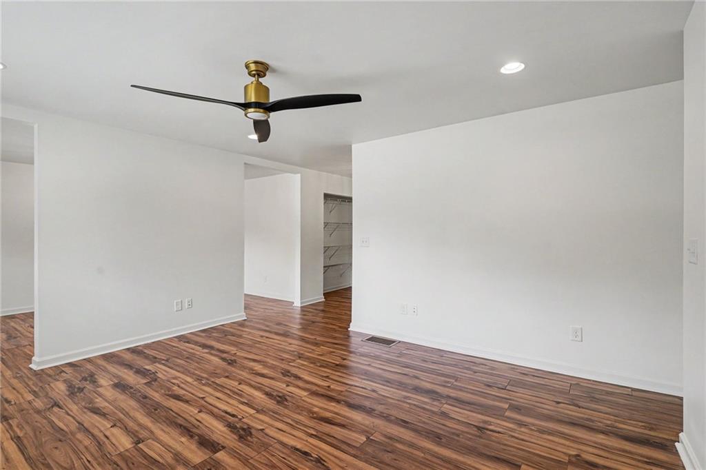 312 W Downing Court Property Photo 11