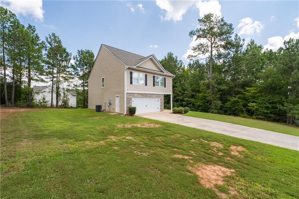 105 Oakbrook Lane Property Photo 4