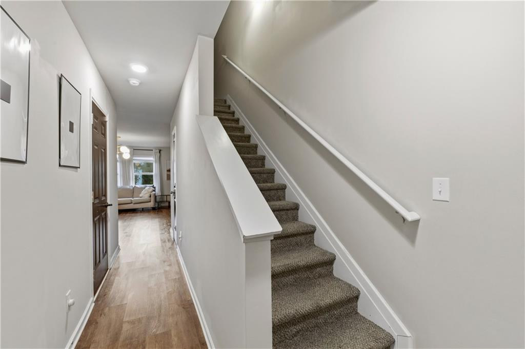 105 Oakbrook Lane Property Photo 7