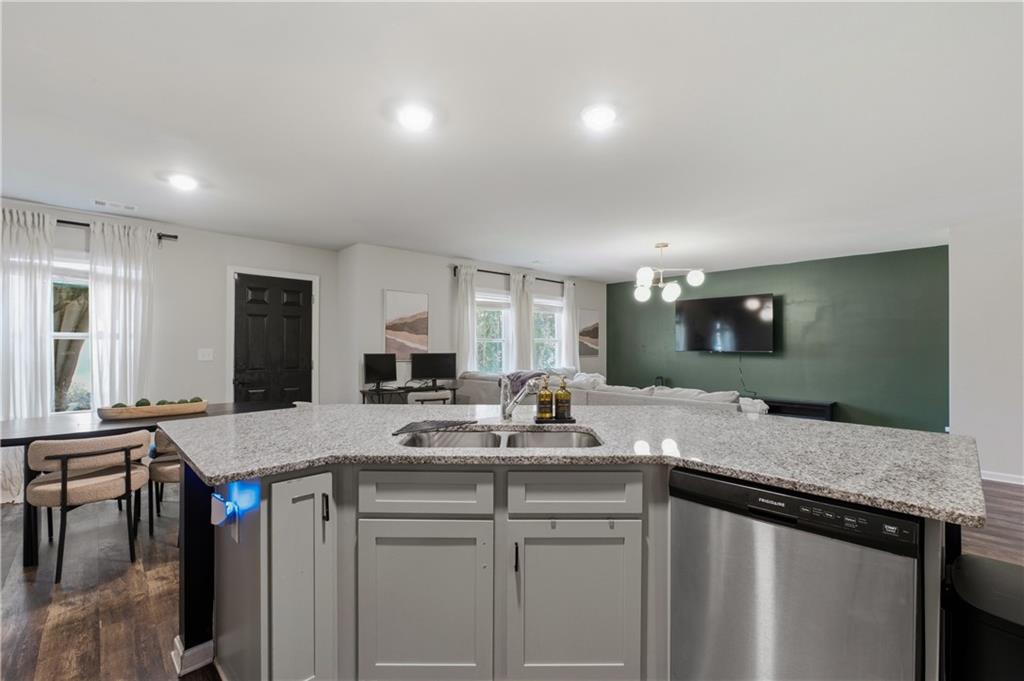 105 Oakbrook Lane Property Photo 19
