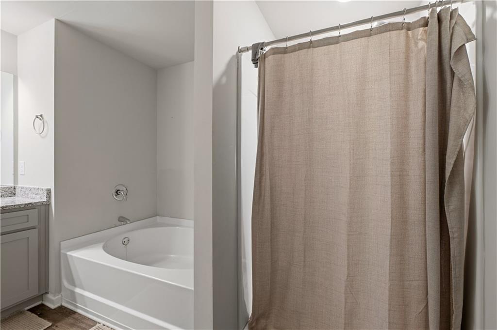 105 Oakbrook Lane Property Photo 23