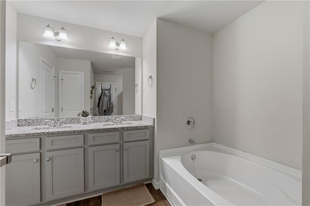 105 Oakbrook Lane Property Photo 24