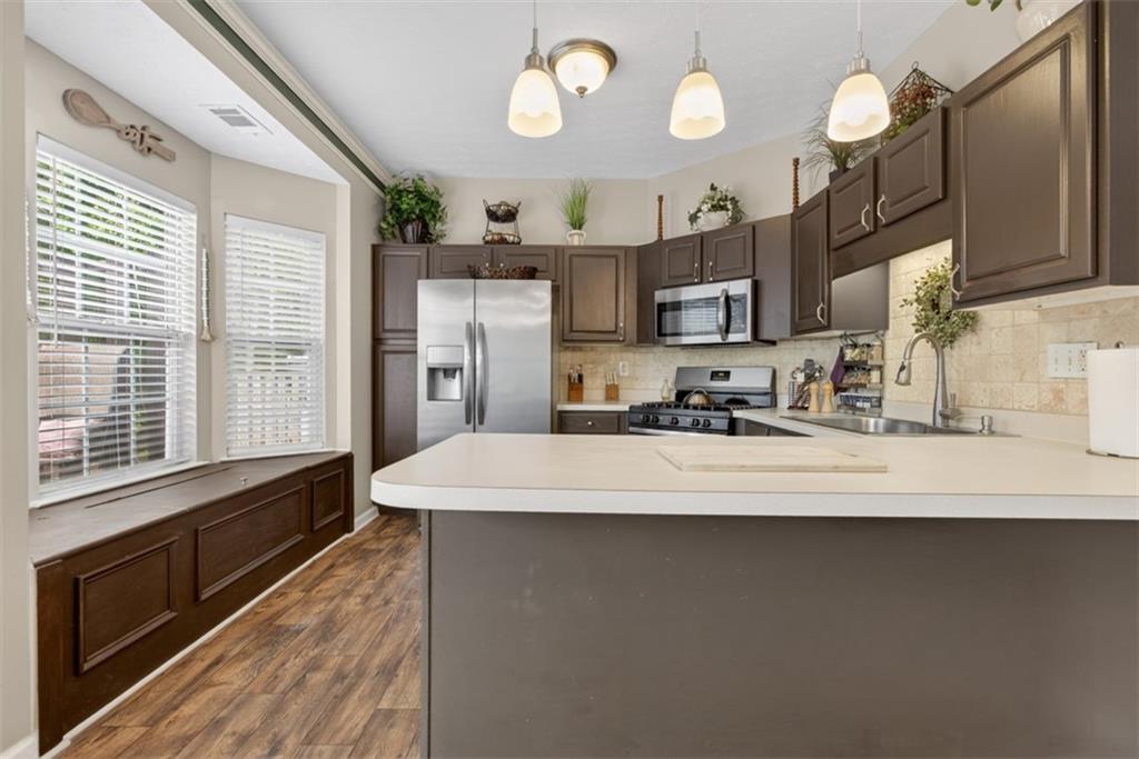 2484 Stonegate Drive Nw Property Photo 8