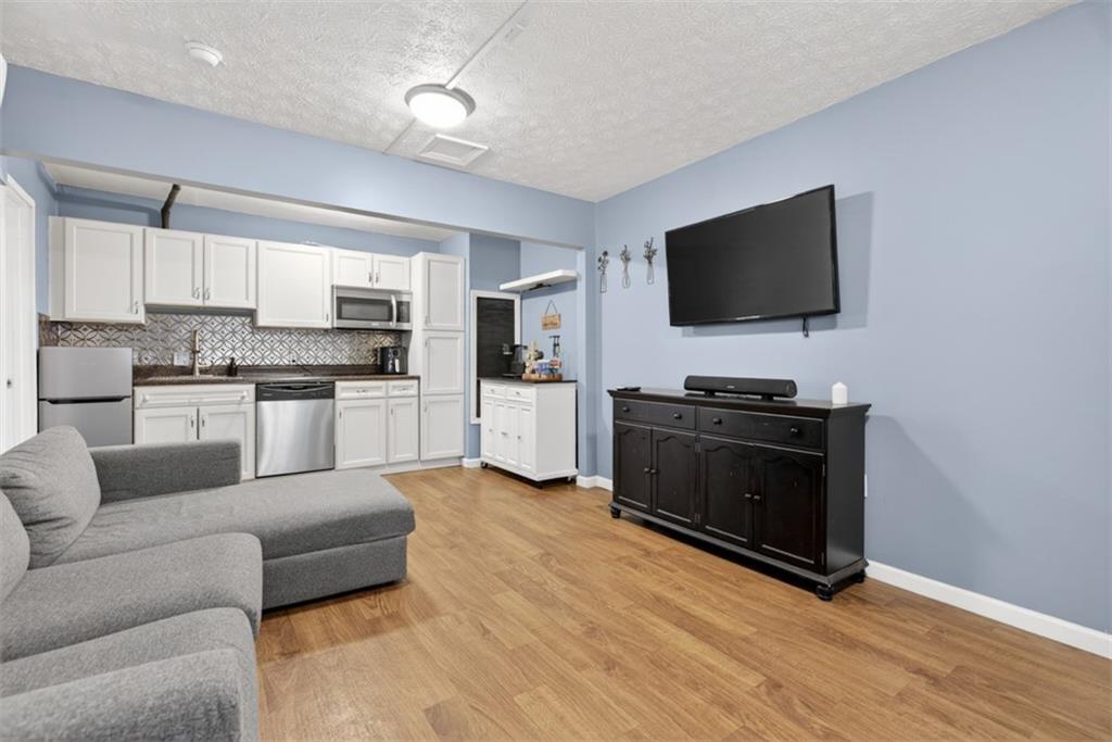 2484 Stonegate Drive Nw Property Photo 41