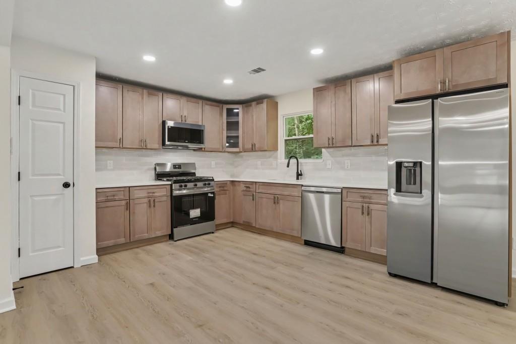 5055 S Woodbridge Trail Property Photo 9