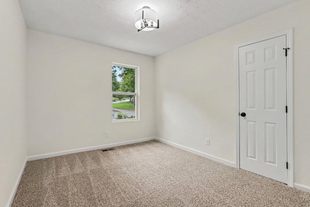 5055 S Woodbridge Trail Property Photo 17