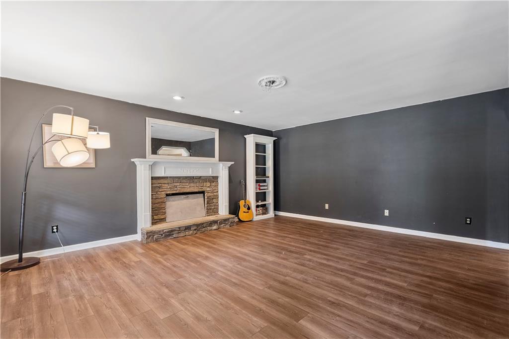 296 Abbington Way Property Photo 6