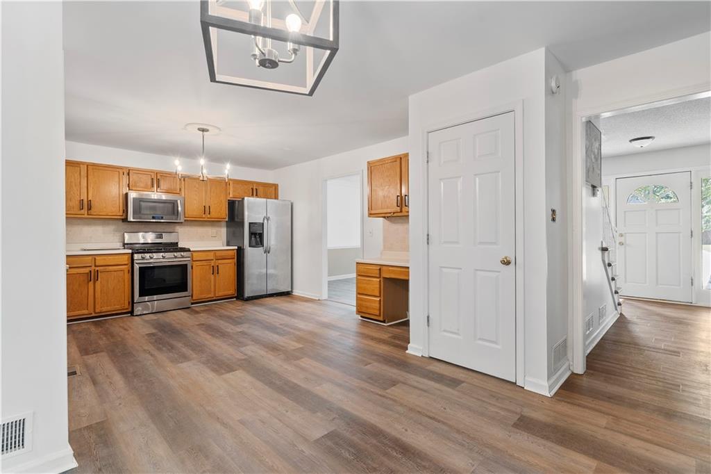 296 Abbington Way Property Photo 11
