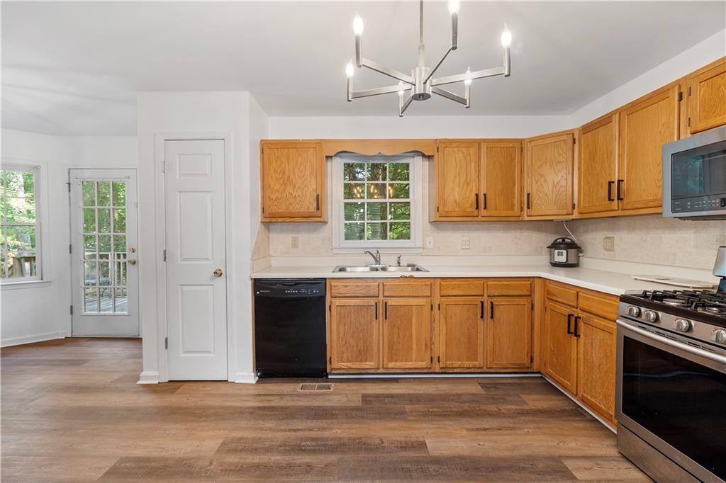 296 Abbington Way Property Photo 15