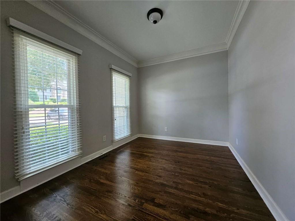 450 Eastbourne Way Property Photo 5