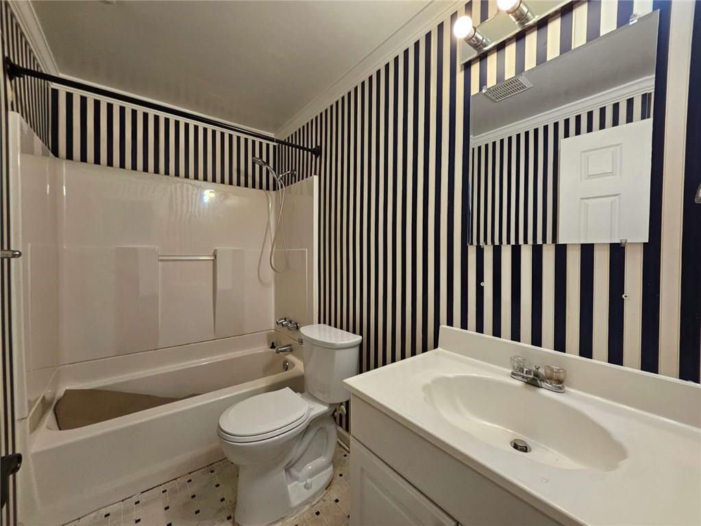450 Eastbourne Way Property Photo 24