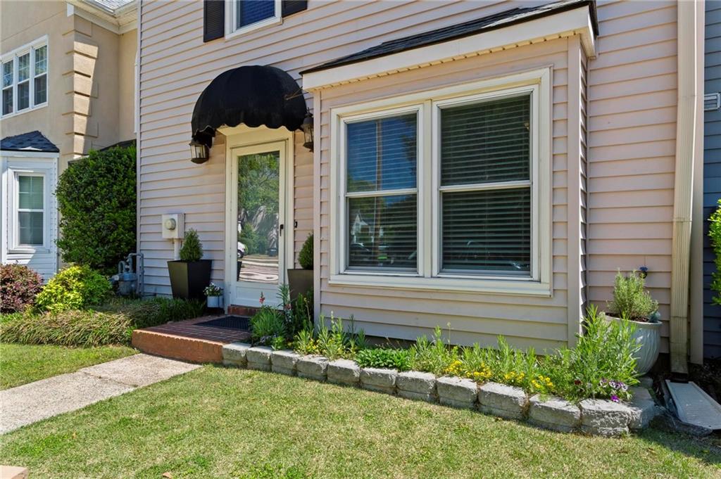 573 Salem Woods Drive Se Property Photo 2