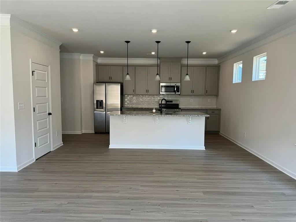 425 Perth Drive Property Photo 16
