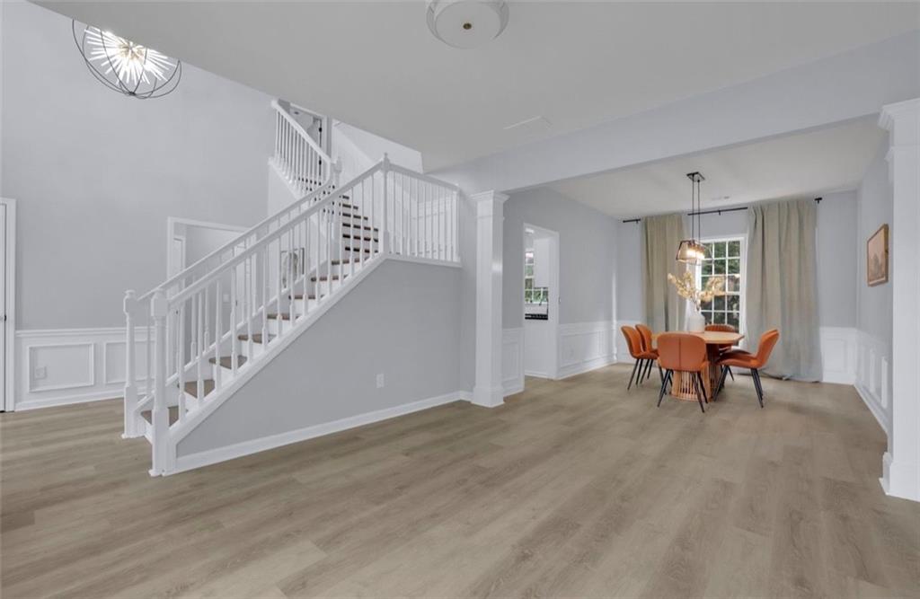 552 Glen Level Circle Property Photo 7