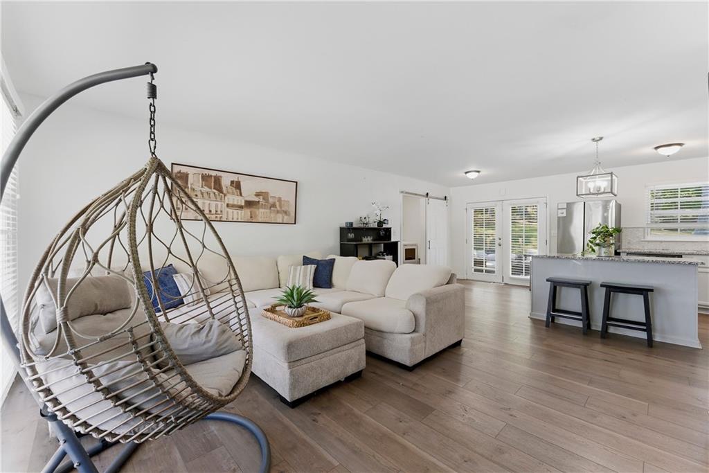 2725 Shoreland Drive Sw Property Photo 4