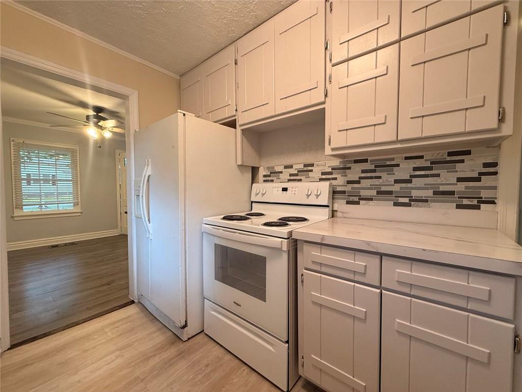 5132 Warner Street Property Photo 8
