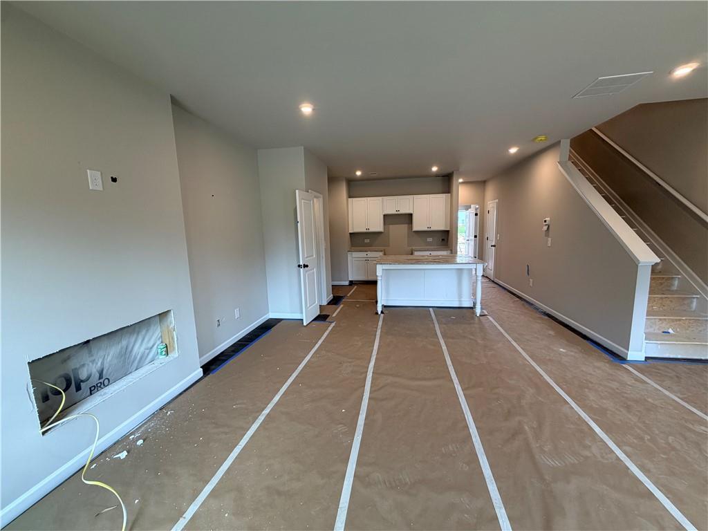 327 Rolling Green Road Property Photo 4