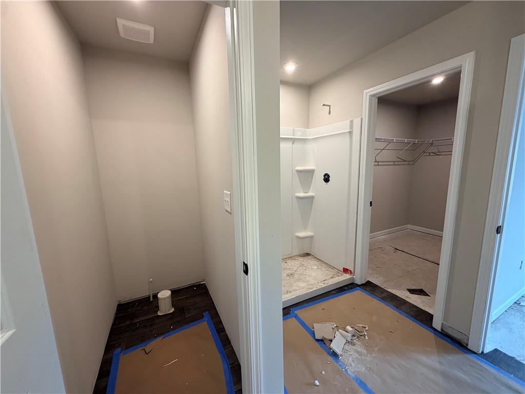 327 Rolling Green Road Property Photo 7